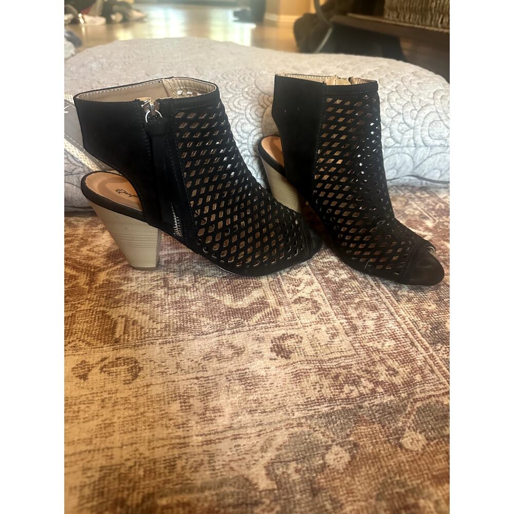 Qupid Black Heels